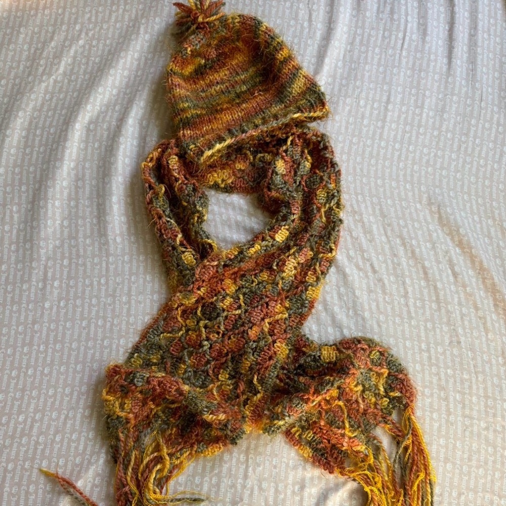 Multicolor Knit Hat and Scarf Set